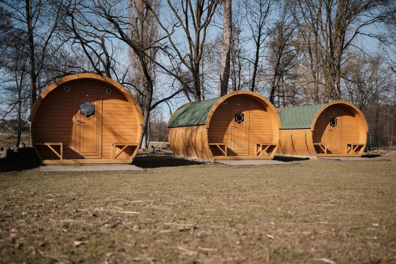 Viking Houses Strnadovsky Mlyn Jesenice  Luaran gambar