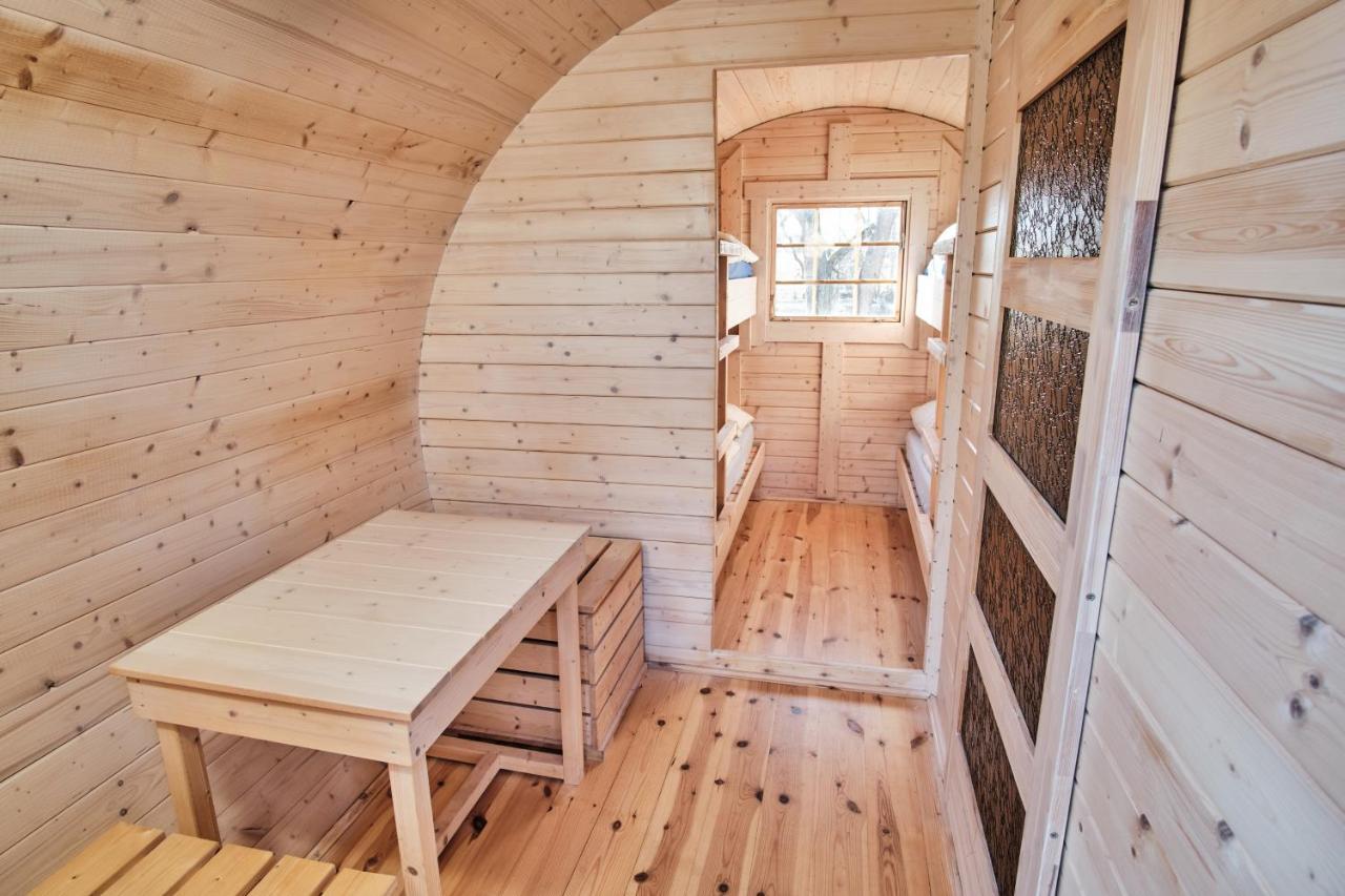 Viking Houses Strnadovsky Mlyn Jesenice  Luaran gambar